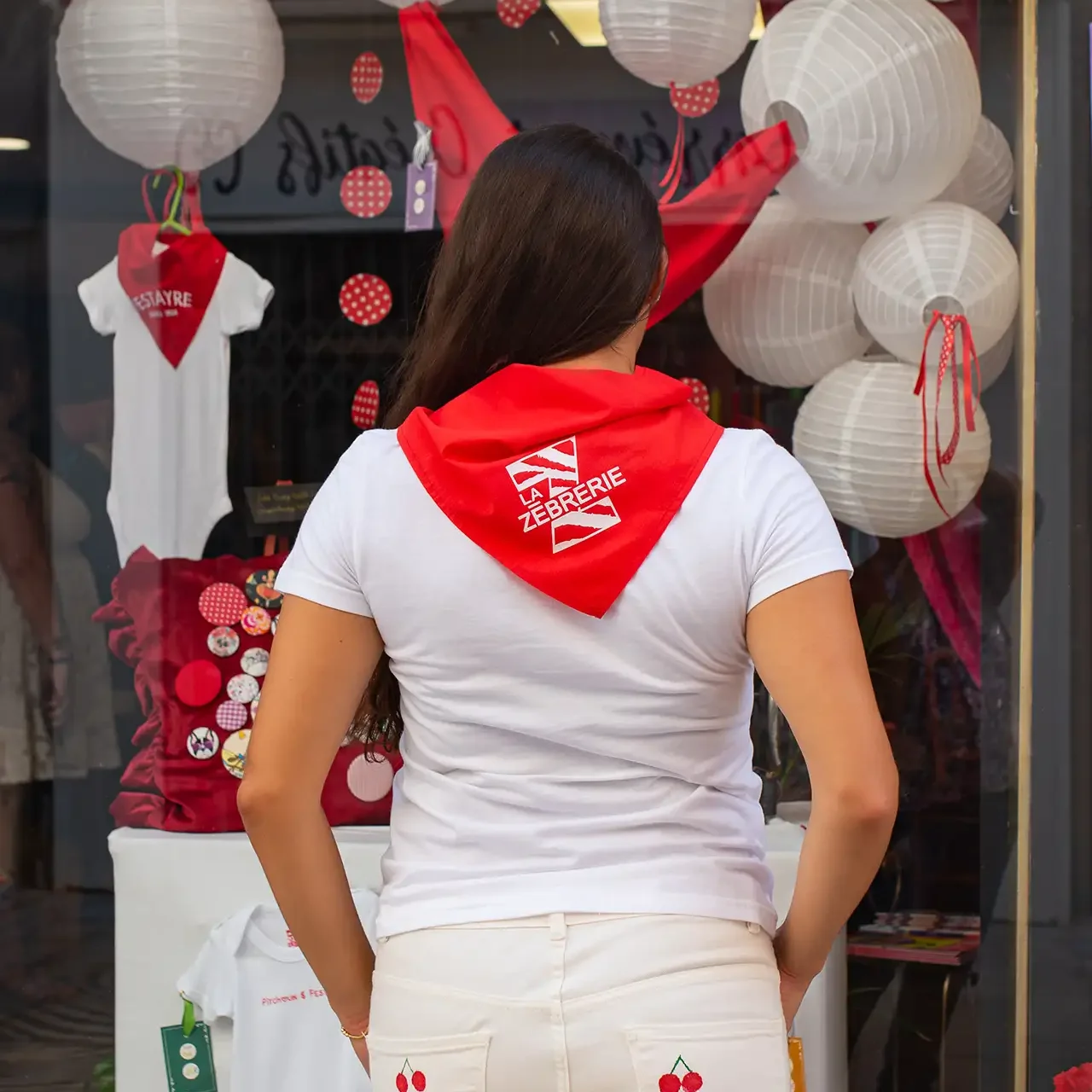 Des vêtements avec des designs uniques, inspirés de l'ambiance festive de la Féria de Dax.