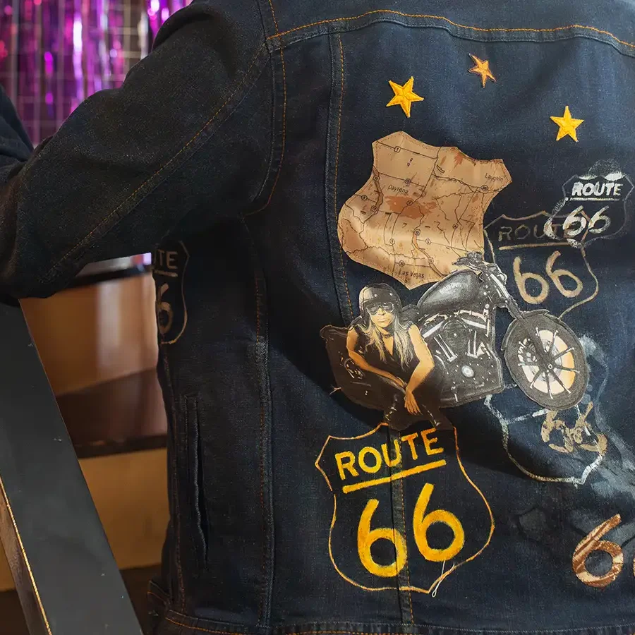 La collection de blousons street art se caractérise par des pièces uniques.